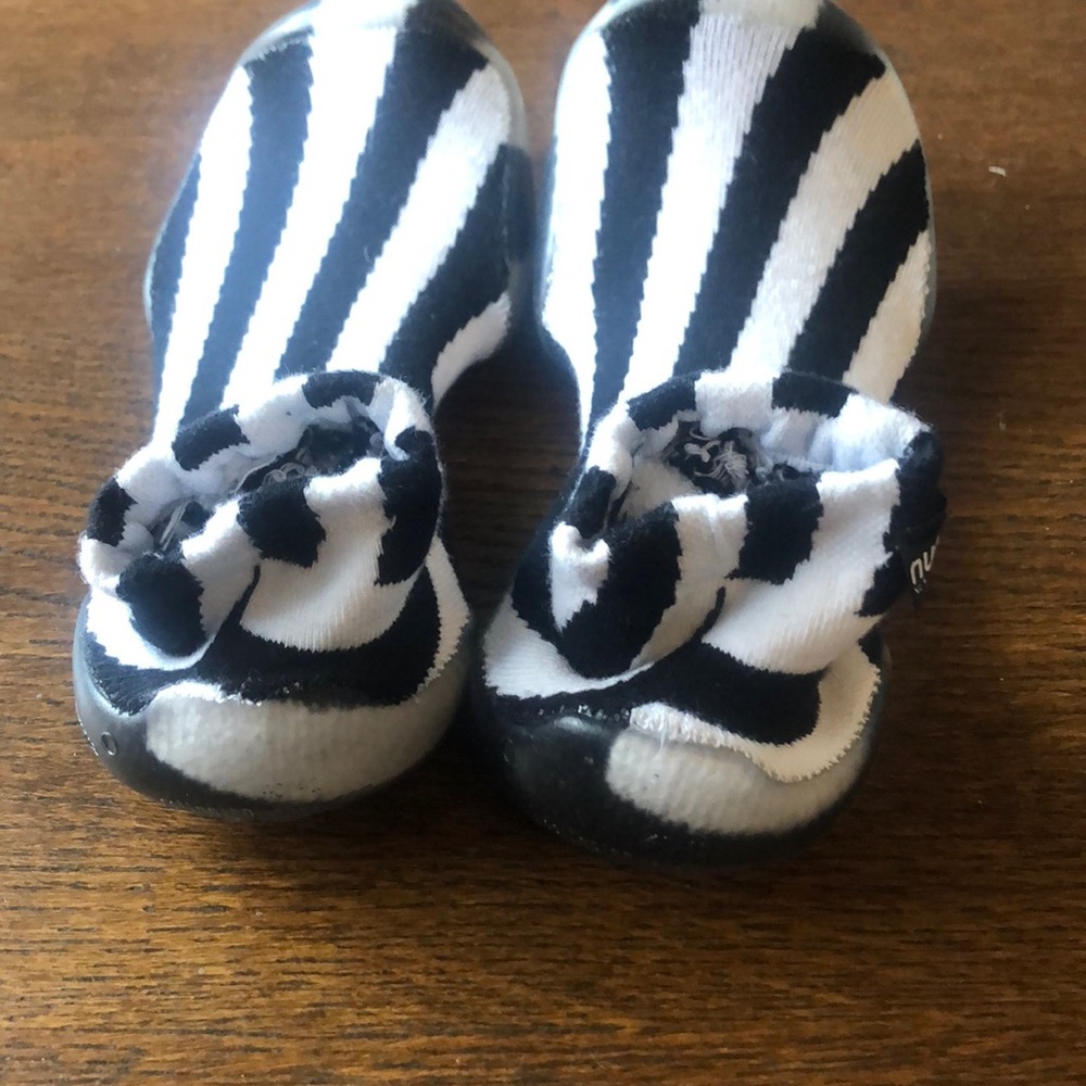 Slippers - Picture 3 of 4